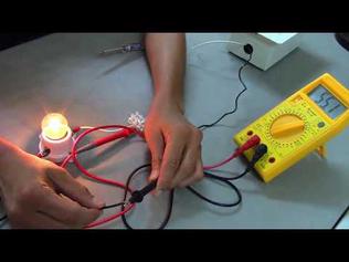 Électricien Multimètre Et Test Pour L'électricité électrique Ou L