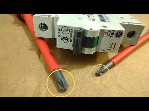 Destornilladores con mangos aislantes: herramientas imprescindibles para la seguridad eléctrica