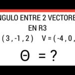 Cómo calcular el ángulo entre dos vectores en R3