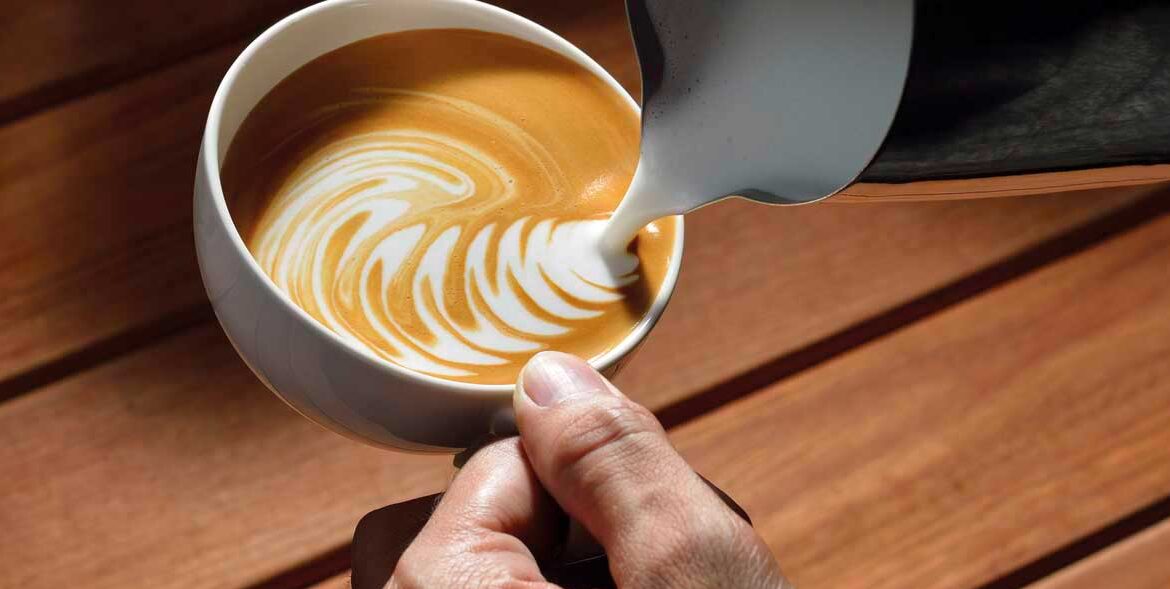 El arte de preparar café: paso a paso con imágenes