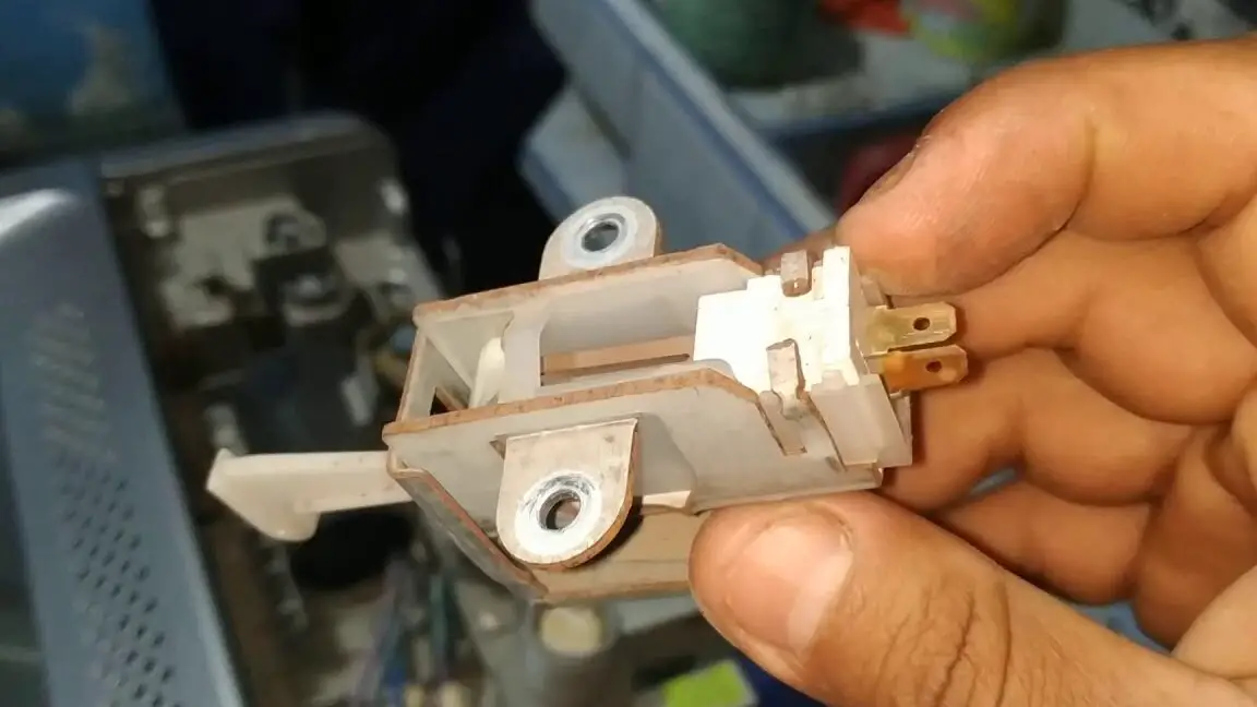 Funcionamiento del sensor de puerta en la lavadora Daewoo