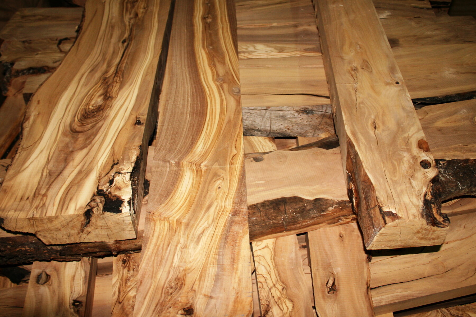 地球上で最も精巧で高級な木材